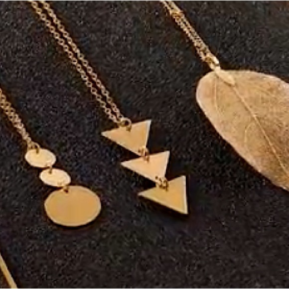 ✨NWT ✨Minimal Geometric Triangle Gold Necklace✨ Handmade ✨Artisan✨ Gift for Her - Picture 3 of 7